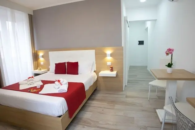 Deluxe Tek Büyük Yataklı Oda, Deniz Manzaralı, Denize Bakan