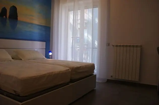 Superior Tek Büyük Yataklı Oda, Şehir Manzaralı (Capri)