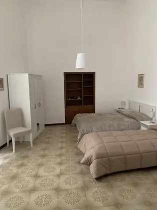 Üç Kişilik Oda