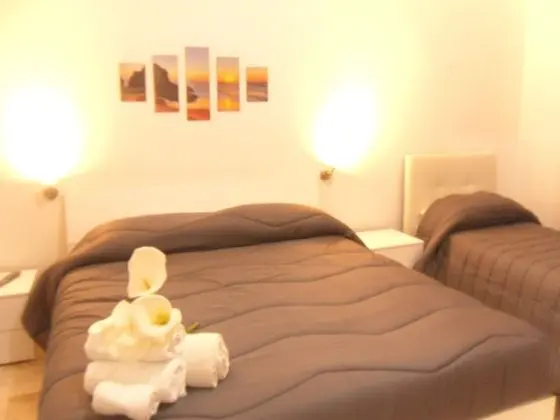 Business Üç Kişilik Oda, Ortak Banyo