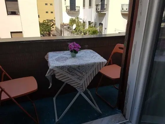 Üç Kişilik Oda, Teras