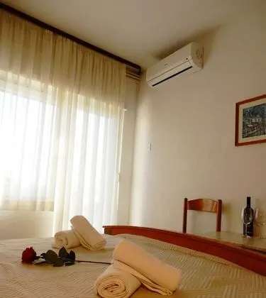 Tek Büyük Yataklı Oda, Balkon, Deniz Manzaralı (3)