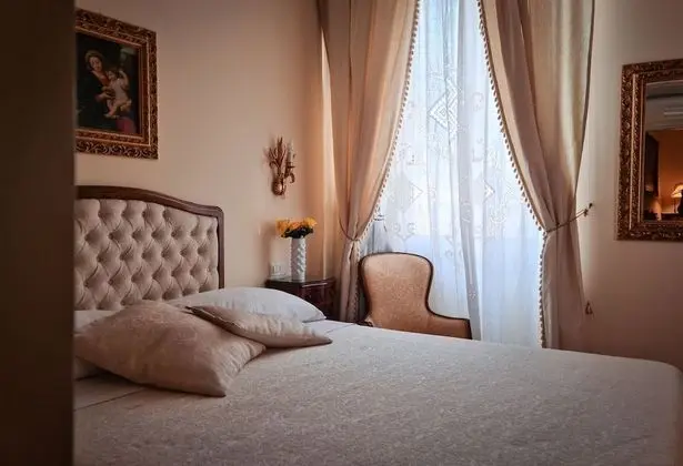 Deluxe Tek Büyük Yataklı Oda, Banyolu/Duşlu, Şehir Manzaralı (Venere)