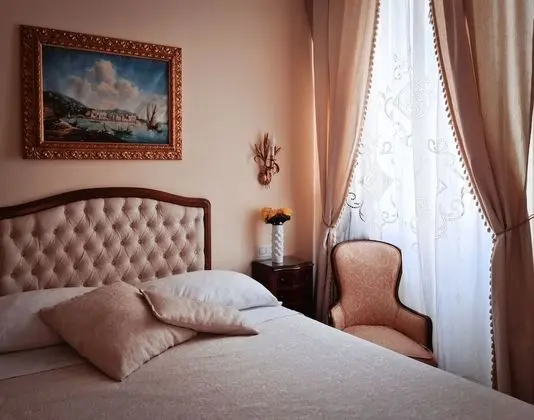 Deluxe Tek Büyük Yataklı Oda, Banyolu/Duşlu, Şehir Manzaralı (Venere)