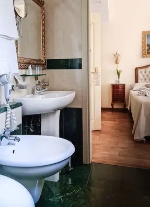 Deluxe Tek Büyük Yataklı Oda, Banyolu/Duşlu, Şehir Manzaralı (Venere)