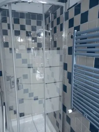 Standard Tek Büyük Yataklı Oda, Banyolu/Duşlu, Avlu Manzaralı (Standard)