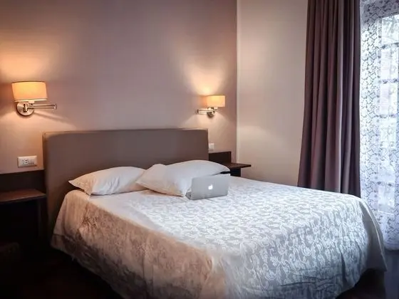 Tek Büyük Yataklı Oda, Banyolu/Duşlu (Minerva)