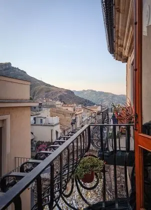 Tek Büyük Yataklı Oda, Banyolu/Duşlu (Minerva)