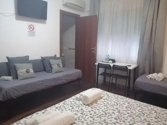 Comfort Üç Kişilik Oda, Birden Çok Yatak, Sigara İçilmez, Banyolu/Duşlu