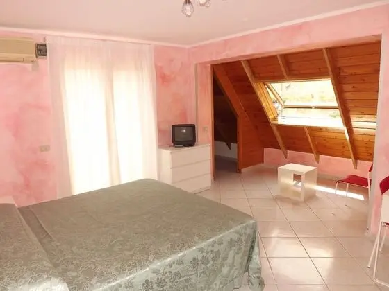 Tek Büyük Yataklı Oda