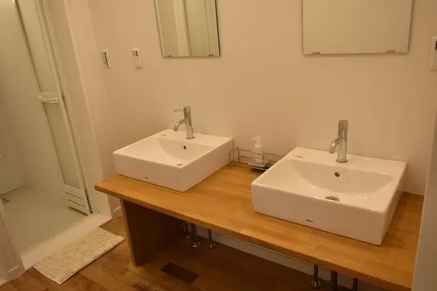 Basic Oda, Sigara İçilmez, Ortak Banyo