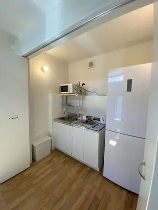 Basic Oda, Sigara İçilmez, Ortak Banyo