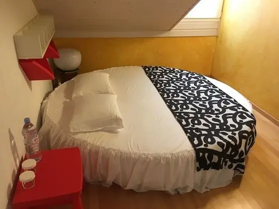 Design Tek Büyük Yataklı Oda, 1 En Büyük (King) Boy Yatak