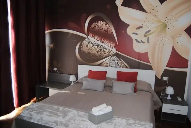 Tek Büyük veya İki Ayrı Yataklı Oda