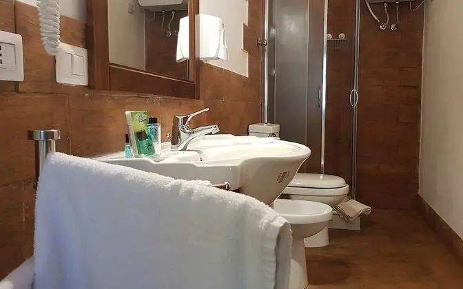 Deluxe Dört Kişilik Oda