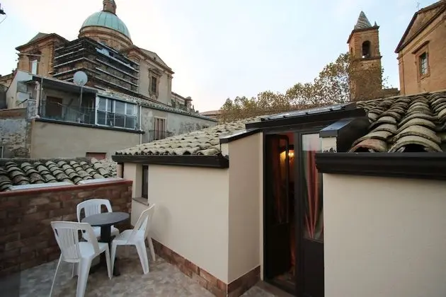 Üç Kişilik Oda