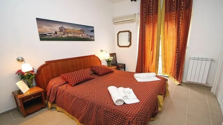 Economy Üç Kişilik Oda