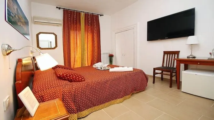 Economy Üç Kişilik Oda