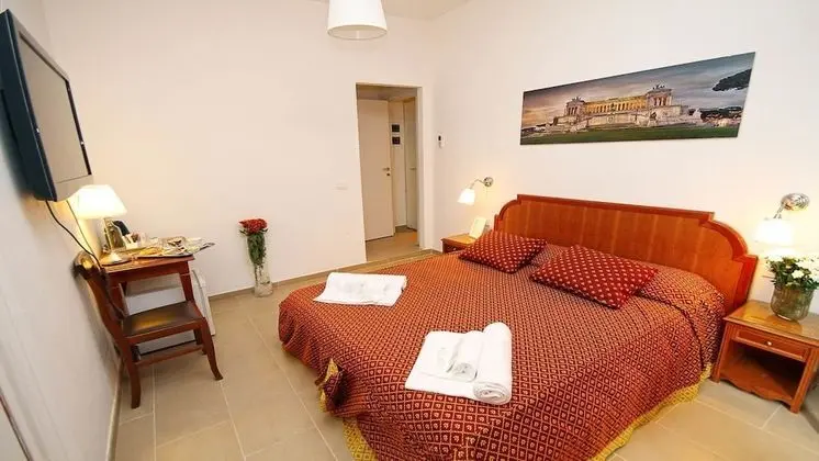 Economy Üç Kişilik Oda