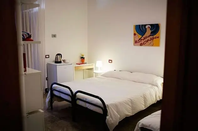 Üç Kişilik Oda, Veranda