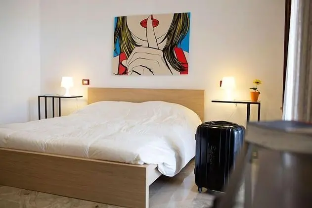 Üç Kişilik Oda, Veranda