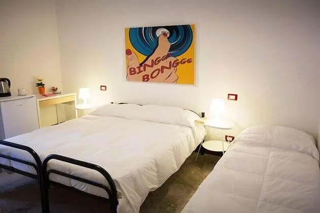 Üç Kişilik Oda, Veranda