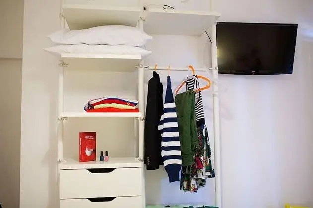 Üç Kişilik Oda, Veranda