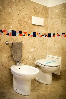 Üç Kişilik Oda, Veranda