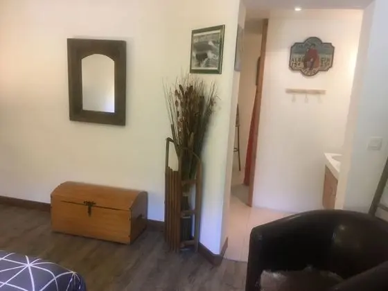 Tek Büyük Yataklı Oda (Jolie chambre au calme)