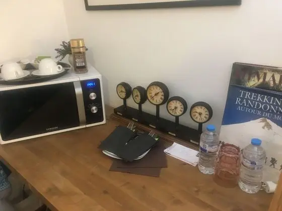 Tek Büyük Yataklı Oda (Jolie chambre au calme)