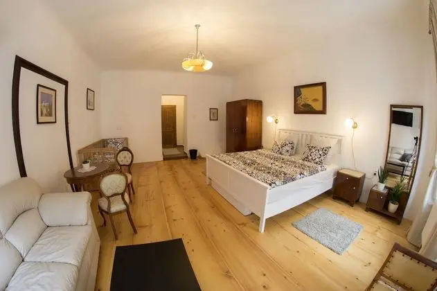 Deluxe Tek Büyük Yataklı Oda (Under Cesky Krumlov Castle)