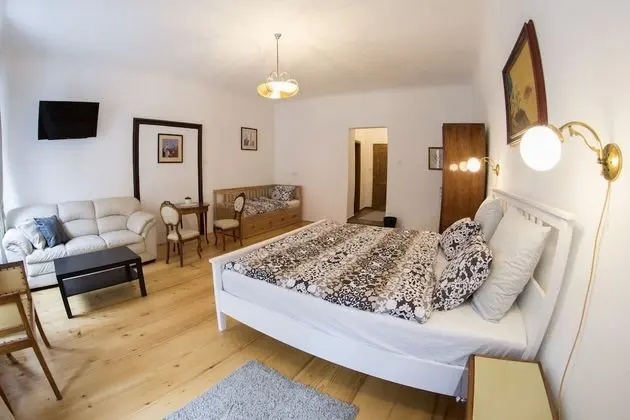 Deluxe Tek Büyük Yataklı Oda (Under Cesky Krumlov Castle)