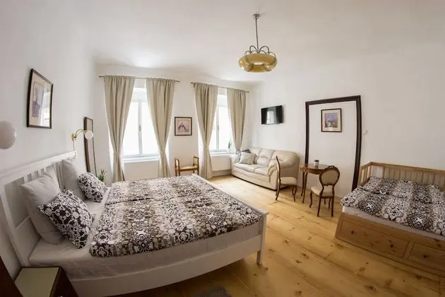 Deluxe Tek Büyük Yataklı Oda (Under Cesky Krumlov Castle)