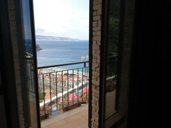 Tek Büyük Yataklı Oda, Balkon, Deniz Manzaralı