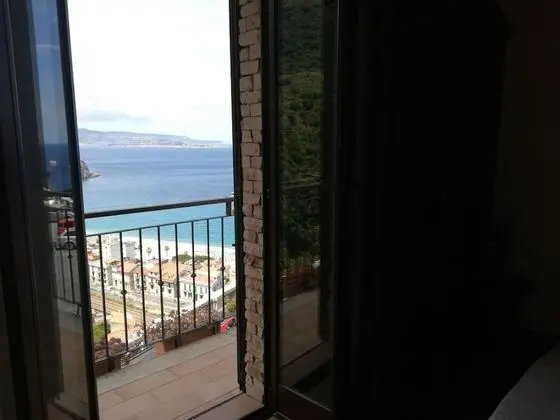 Tek Büyük Yataklı Oda, Balkon, Deniz Manzaralı