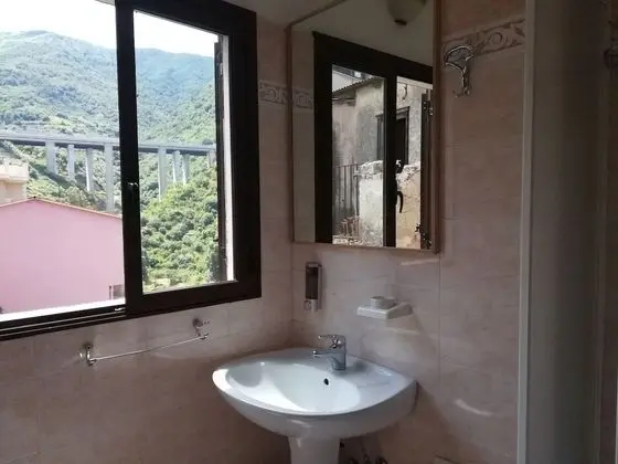Tek Büyük Yataklı Oda, Balkon, Deniz Manzaralı