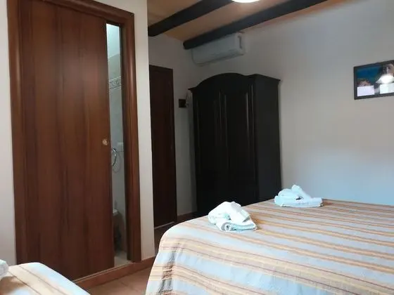 Üç Kişilik Oda