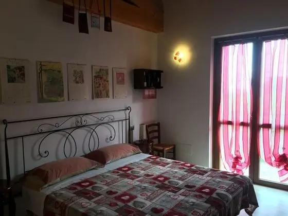 Tek Büyük veya İki Ayrı Yataklı Oda (Wine)