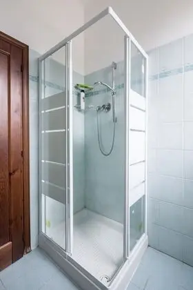Classic Triple Room, Shared Bathroom (Rosa - 3 Pax)