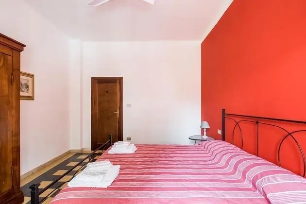Comfort Triple Room, Shared Bathroom (Rossa - 3 Pax)