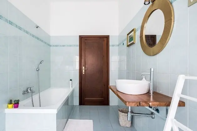 Comfort Triple Room, Shared Bathroom (Rossa - 3 Pax)