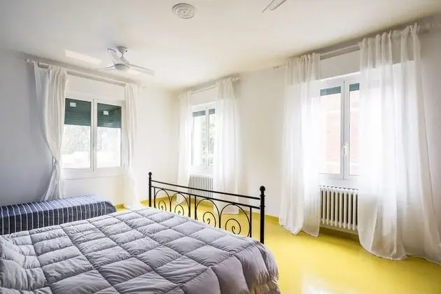 Deluxe Quadruple Room, Shared Bathroom (Blu - 4 Pax)