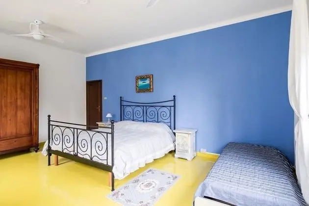 Deluxe Quadruple Room, Shared Bathroom (Blu - 4 Pax)