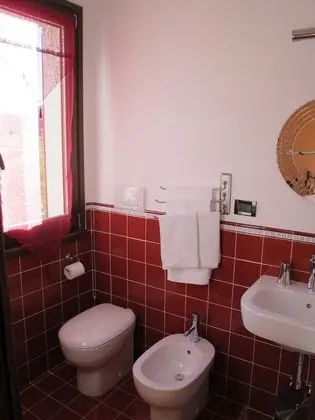 Basic Üç Kişilik Oda, Avlu Manzaralı