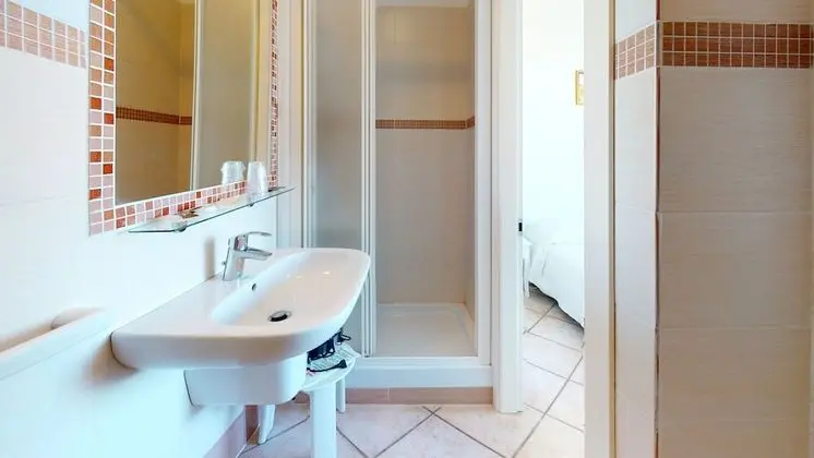 Economy Tek Büyük veya İki Ayrı Yataklı Oda, 1 Çift Kişilik veya 2 Tek Kişilik Yatak, Özel Banyo