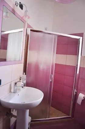 Tek Büyük veya İki Ayrı Yataklı Oda, Özel Banyo (Glicine)