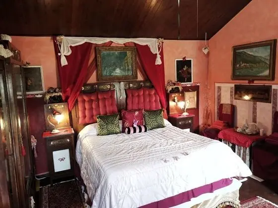 Tek Büyük Yataklı Oda, Ortak Banyo