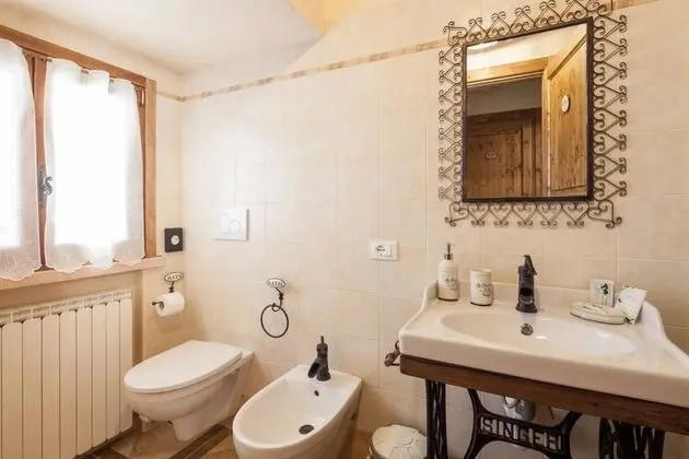 Tek Büyük veya İki Ayrı Yataklı Oda, Özel Banyo