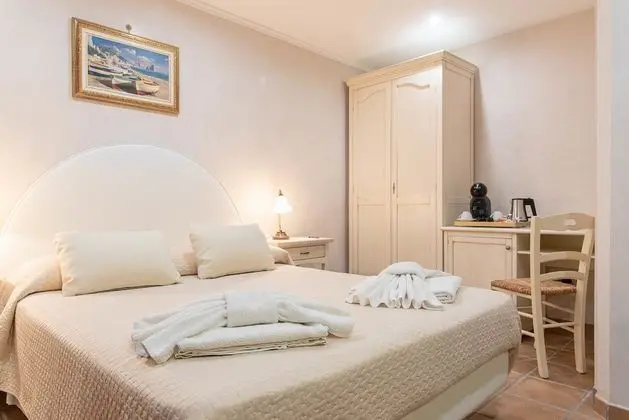 Classic Tek Büyük Yataklı Oda, Özel Banyo, Bahçe Manzaralı