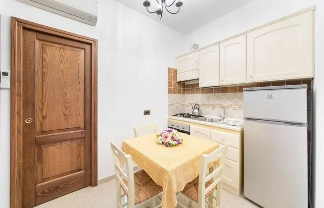 Stüdyo, Bahçe Manzaralı